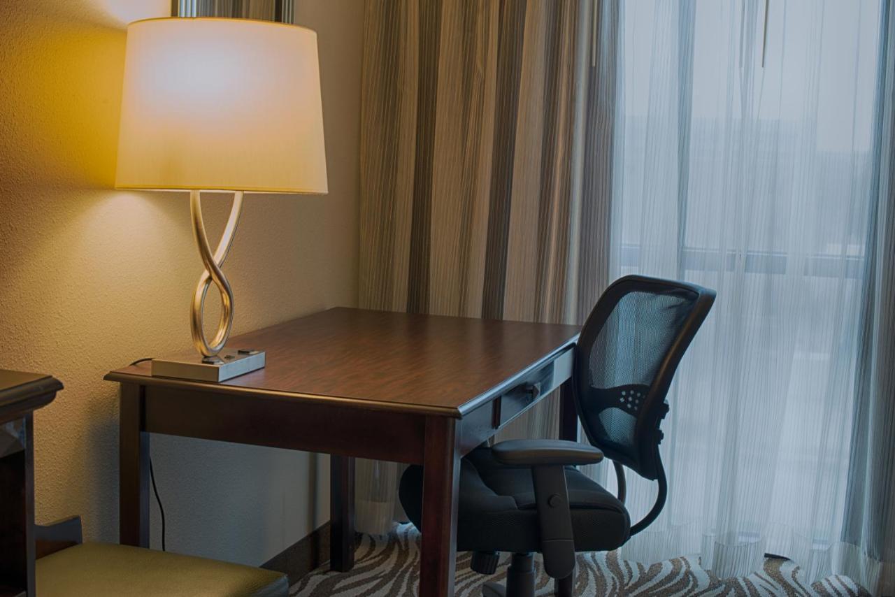 Radisson Hotel Fort Worth North-Fossil Creek Ngoại thất bức ảnh